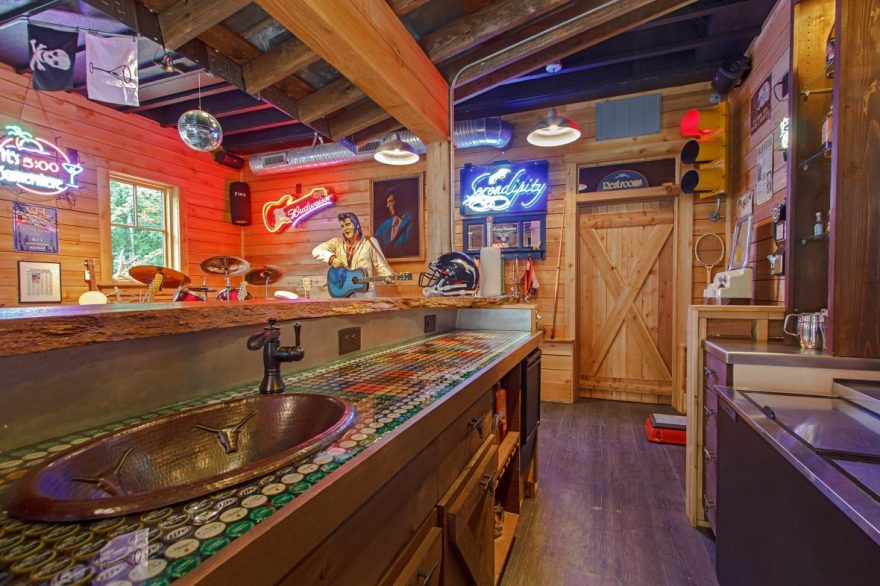 Garage Pub Thanksgiving