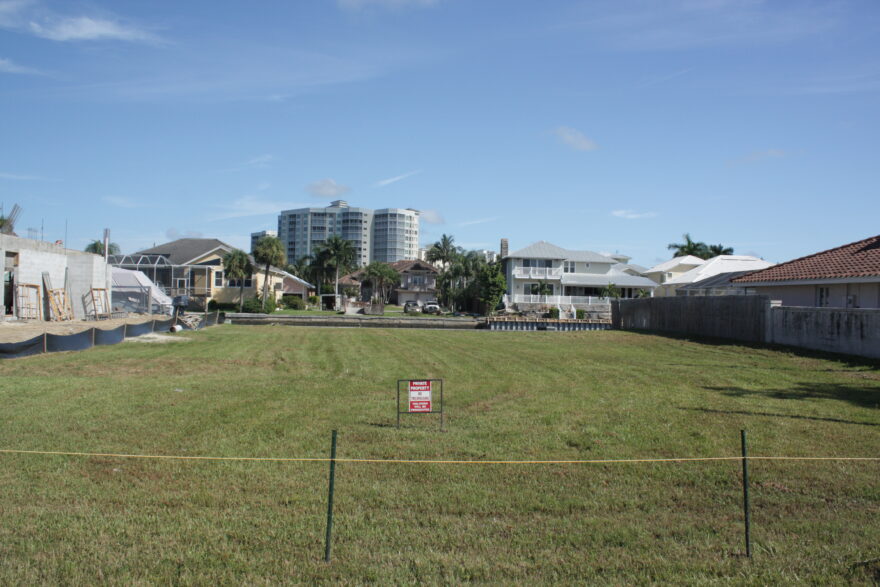 choosing the right house plan for your lot